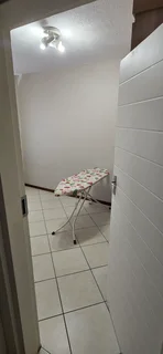 One bedroom room to rent in a two bedroom apartment. Manavoni stone rigde