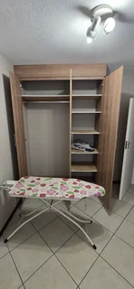 One bedroom room to rent in a two bedroom apartment. Manavoni stone rigde