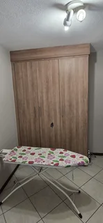 One bedroom room to rent in a two bedroom apartment. Manavoni stone rigde