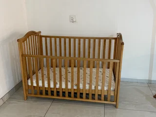 Convertible Baby/ Toddler Cot