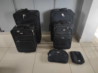 Travel suit cases set