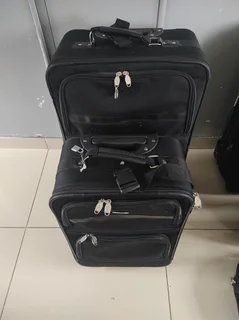 Travel suit cases set