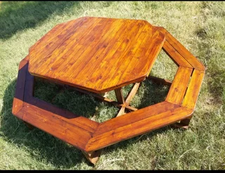 Outdoor and indoors benches and tables