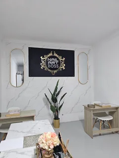 Nail and beauty course