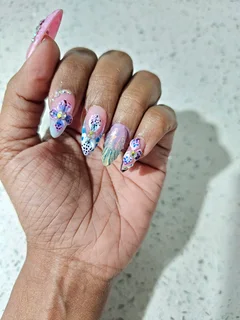 Nail and beauty course