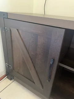 Rustic-style TV Cabinet