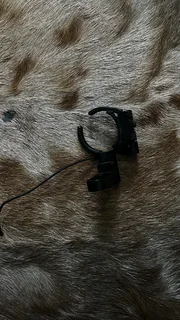 Compound bow sight, stabiliser, arrow quiver and dropaway rest