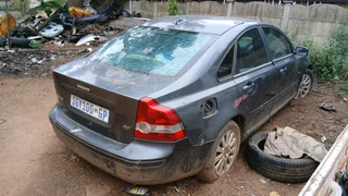 Volvo S40 2.4i (available for stripping)