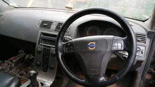 Volvo S40 2.4i (available for stripping)