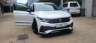 2023 tiguan 2lt R line 162kw
