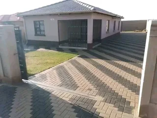 WE DO ALL TYPES OF PAVING INSTALLATIONS