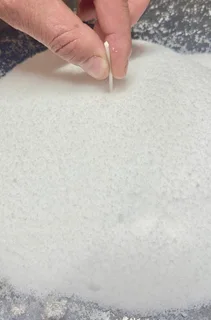 Sand Wax powder 4,000g (4kg) white and 5meters waxed braided wick.      R560-00.