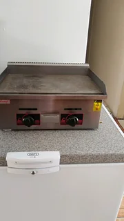 A flatop and a chips fryer