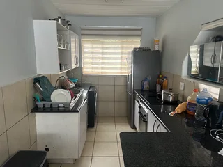 Apartment in Radiokop to share. No good credit rating needed.