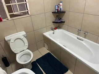 Apartment in Radiokop to share. No good credit rating needed.