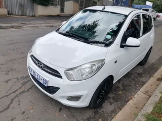 Hyundai i10 Hatchback Manual