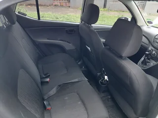 Hyundai i10 Hatchback Manual