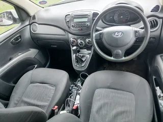 Hyundai i10 Hatchback Manual
