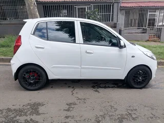 Hyundai i10 Hatchback Manual