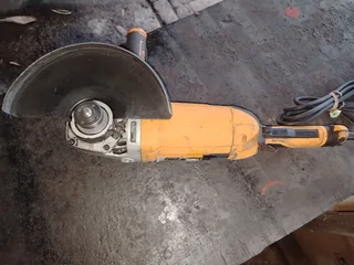 Ingco  Industrial 230mm 2400W angle grinder. New brushes. 3 available.