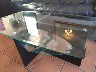 Furniture: Coffee table