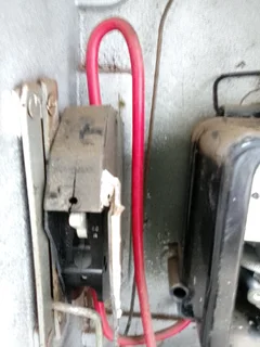 PRIVATE ELECTRICIAN.. STEVEN.)