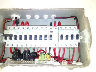 PRIVATE ELECTRICIAN.. STEVEN.)