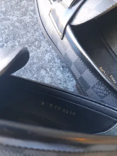 Louis vuitton Men’s Designer Loafers – Size 8 (Excellent Condition)