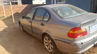 Vehicle and car paŕts