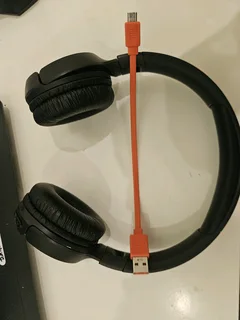 JBL Tune 560bt Headphones (price is negotiable)