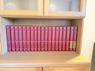Encyclopaedia Britannica 15th Edition Set. World Data &amp; 3-Vol Webster’s Dictionary – Near Mint
