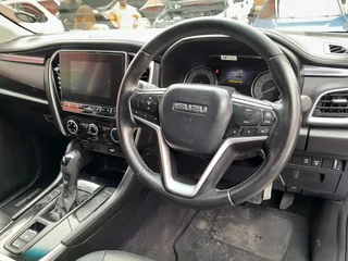 2024 Isuzu mu-X 3.0 4x2 AT