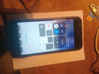 Am selling iPhone 7 128gb 8gb Ram