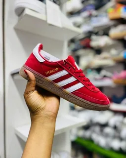 Sneakers - Ad posted by Thulie