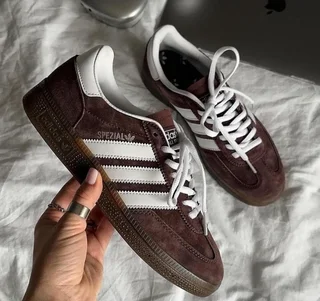 Sneakers - Ad posted by Thulie