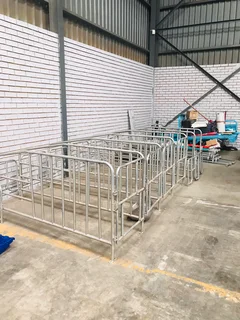 Fattening crate (10 pigs)