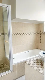 Stunning Top-Floor 1-Bedroom Apartment to rent in Prime Morningside/Windermere!