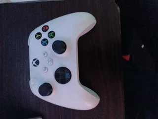 Xbox series s, plus original controller and packaging.