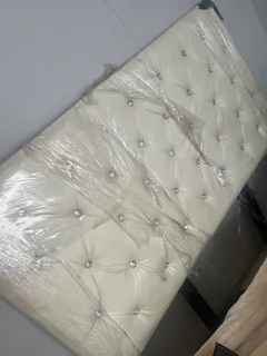 Headbo - Ad posted by Thato M