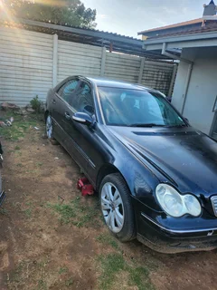 W203 c270 cdi auto stripping for spares we got all parts you need