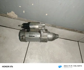 Mercedes Benz W205 m274 starter and throttle body is available