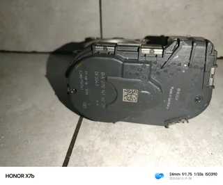 Mercedes Benz W205 m274 starter and throttle body is available