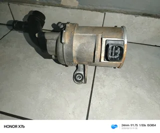 Mercedes Benz W205 m274 starter and throttle body is available