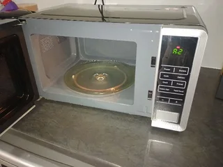 Kambrook Microwave Digital Oven 20 Litres