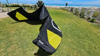 2 Kites, 1 Bar: OZONE Enduro 10 V2, Reo 7 V3, new Bar Kite Attitude (one for all)