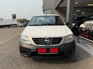 2021 Nissan Np200