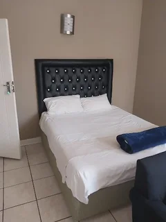 Derrick Guest House &amp; Luxury Apartments