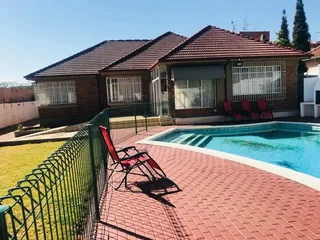 Derrick Guest House &amp; Luxury Apartments