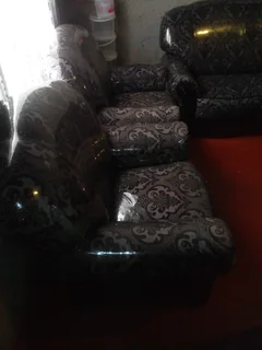 Couch - Ad posted by Eugene Paul