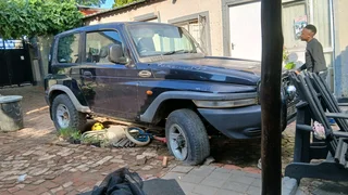 Vehicle, Komando SUV. Has all the papers and all the parts.